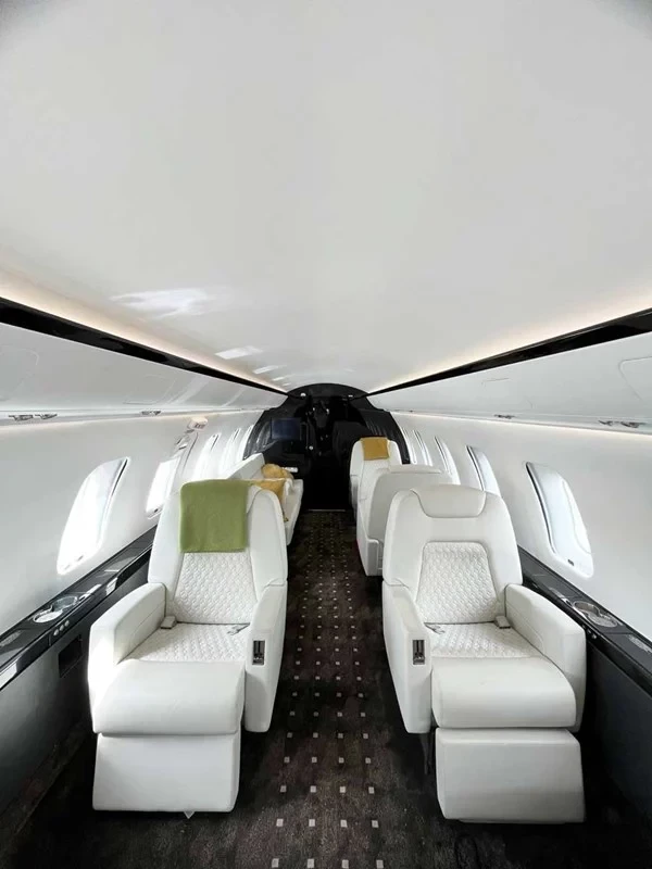 challenger 605 interior