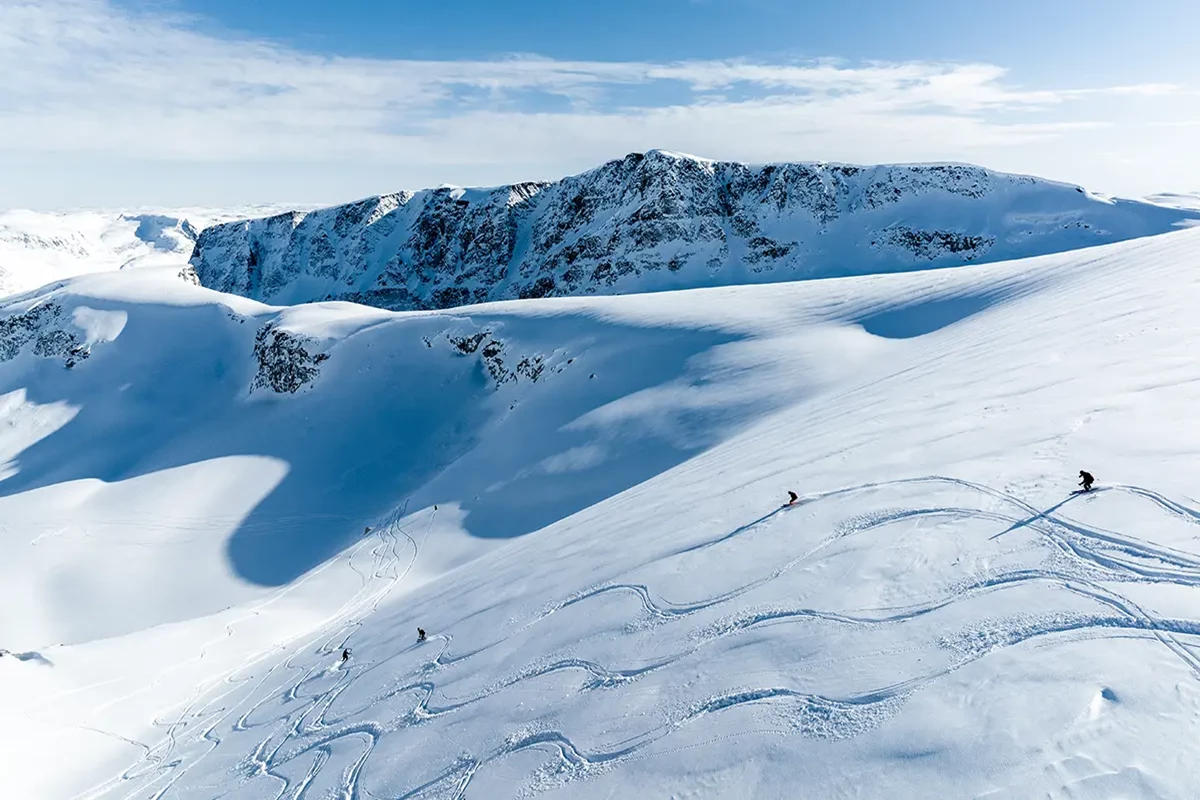 a landscape containg the mountains of greenland