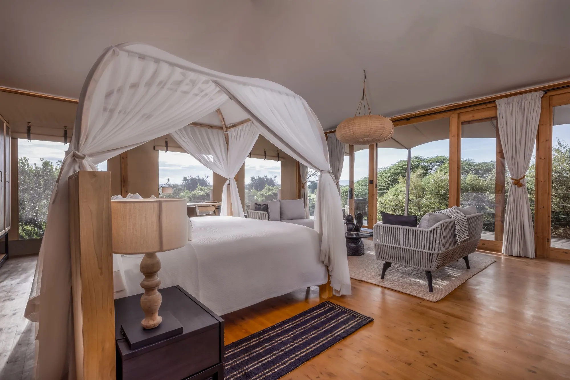 luxury bed in Masai Mara lodge