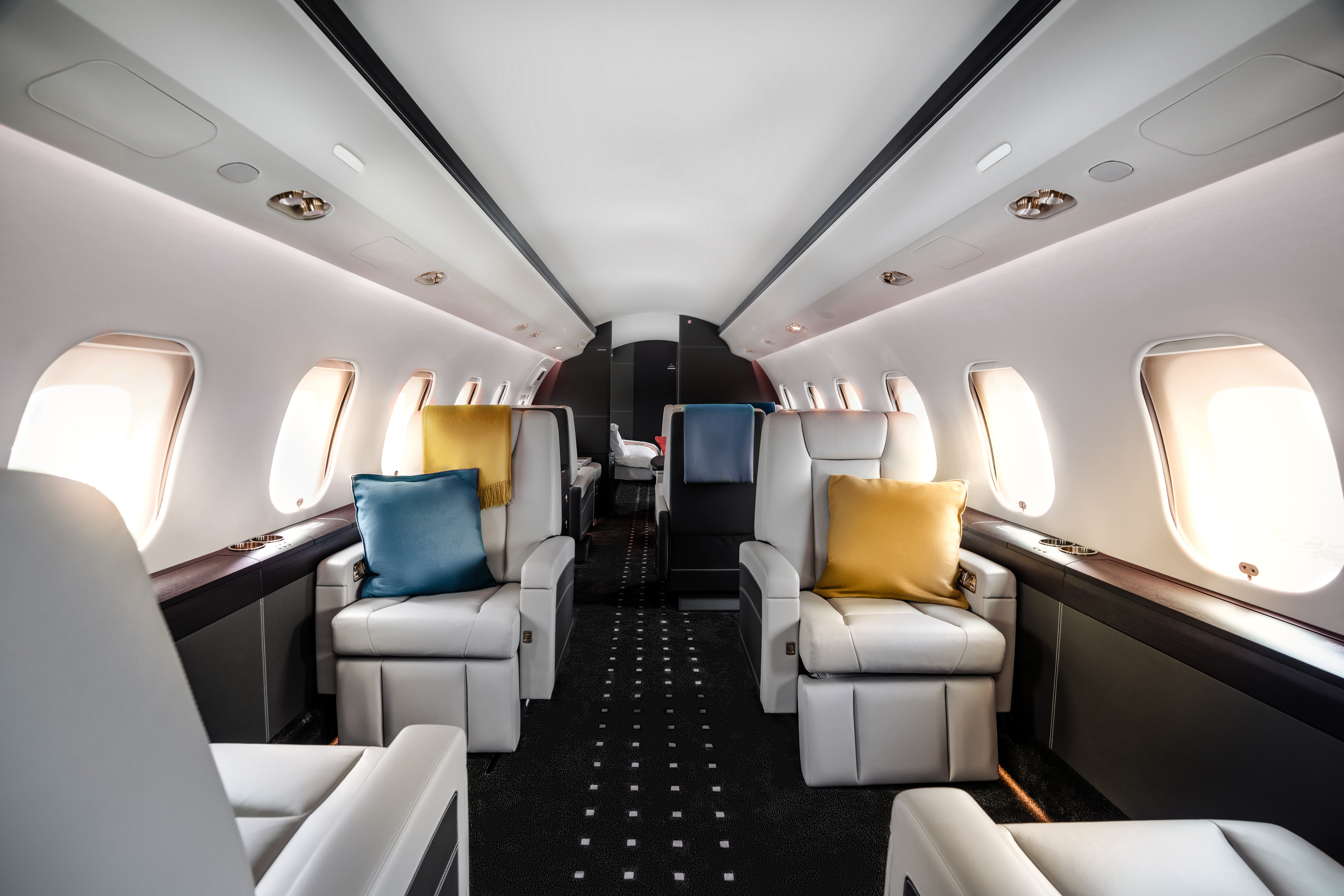 how high can a bombardier global 6000 london city to new york