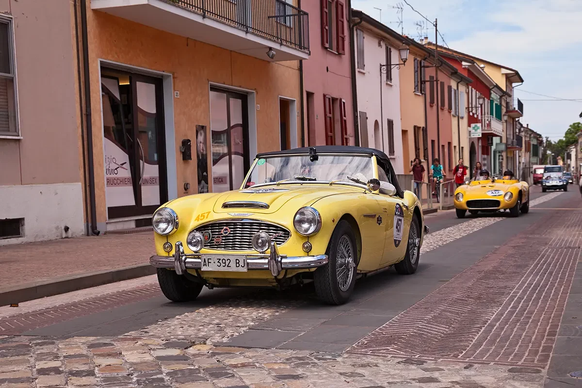 racing in Mille Miglia