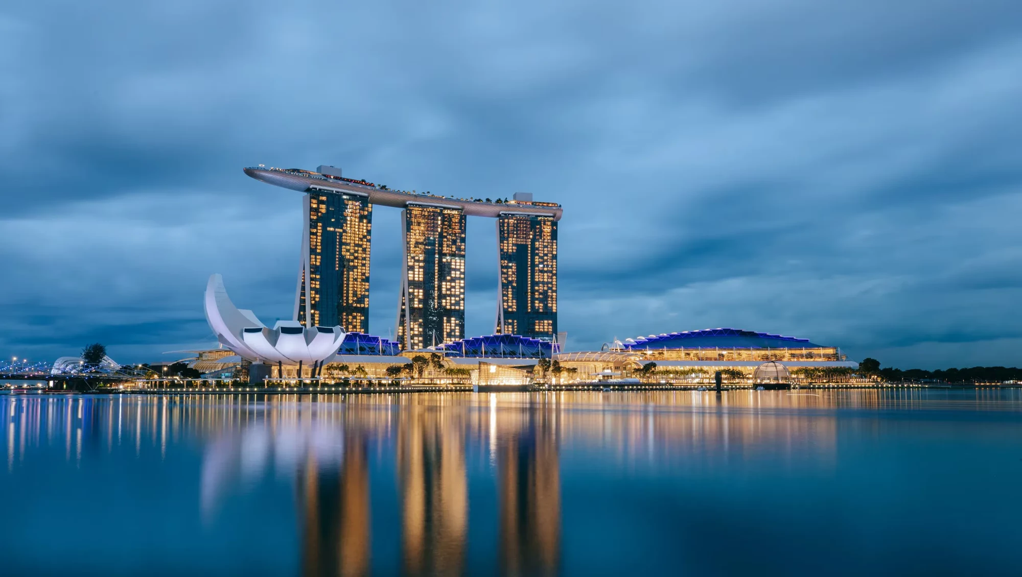 Fly Charter to singapore with VistaJet